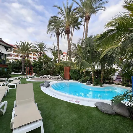 Garden View Modern Studio Apartment *
