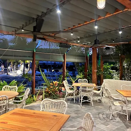 Garden View Modern Studio Apartment Playa de las Americas (Tenerife)